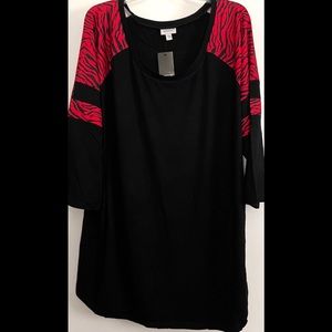 NEW! Red and black, super soft top. With red zebra 3/4 sleeve. Mid weight mat.
